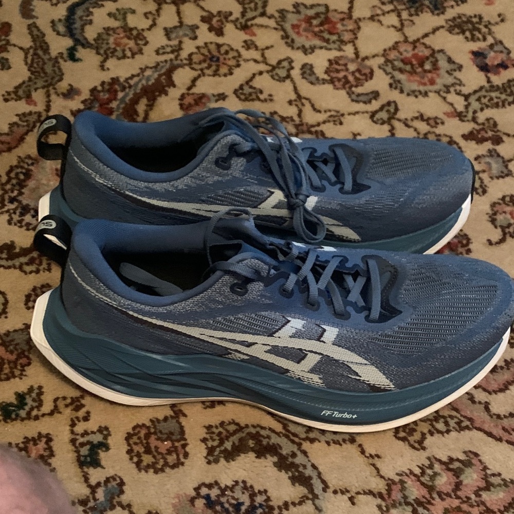 ASICS superblast mens 12.5 - Picture 3 of 6